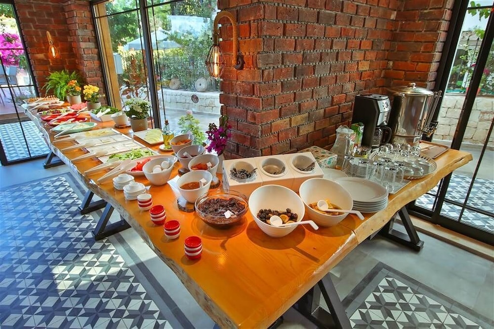 Lale Hotel - Image 39