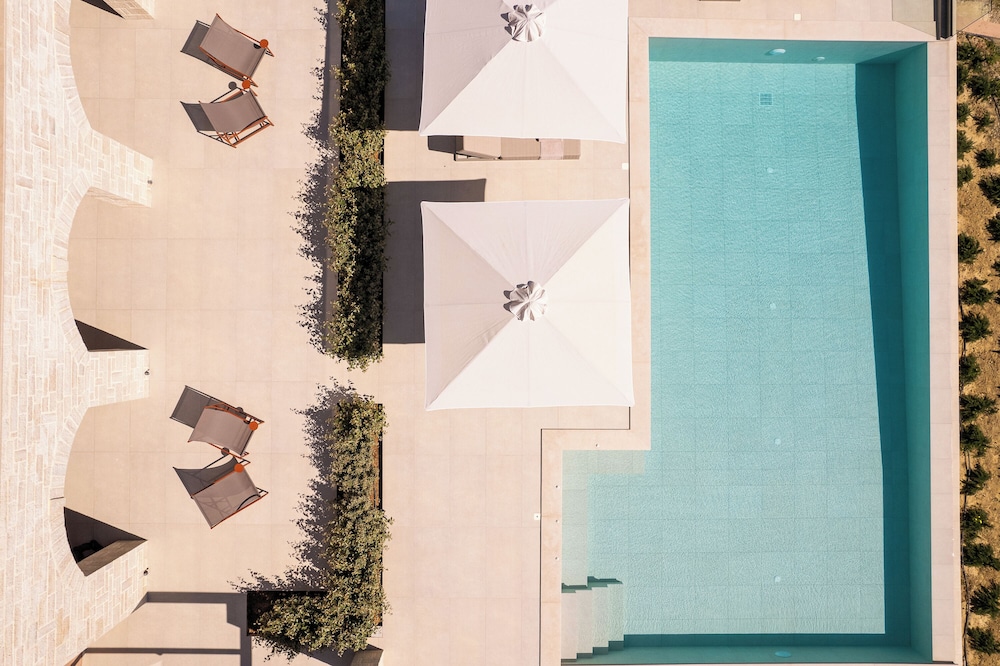 Reveli Suites
