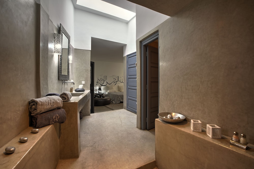 Riad Awa