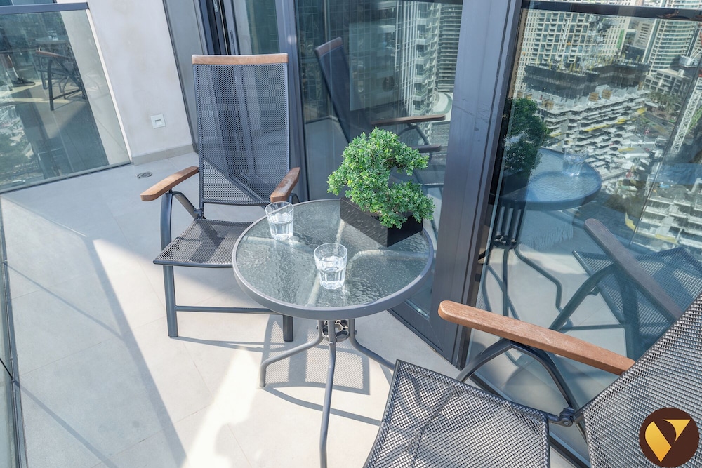 30th Floor Near Burj Khailfa Dubai Mal