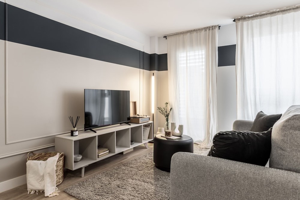Abantos - 1 Bedroom With Pool in Castilla