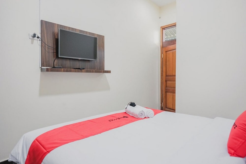 RedDoorz Plus @ Jalan Dr. Cipto Mangunkusumo Lampung