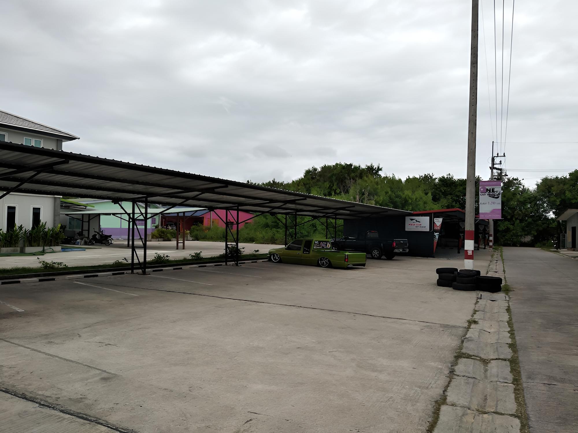 One Four Seven Hotel & Snooker Bar