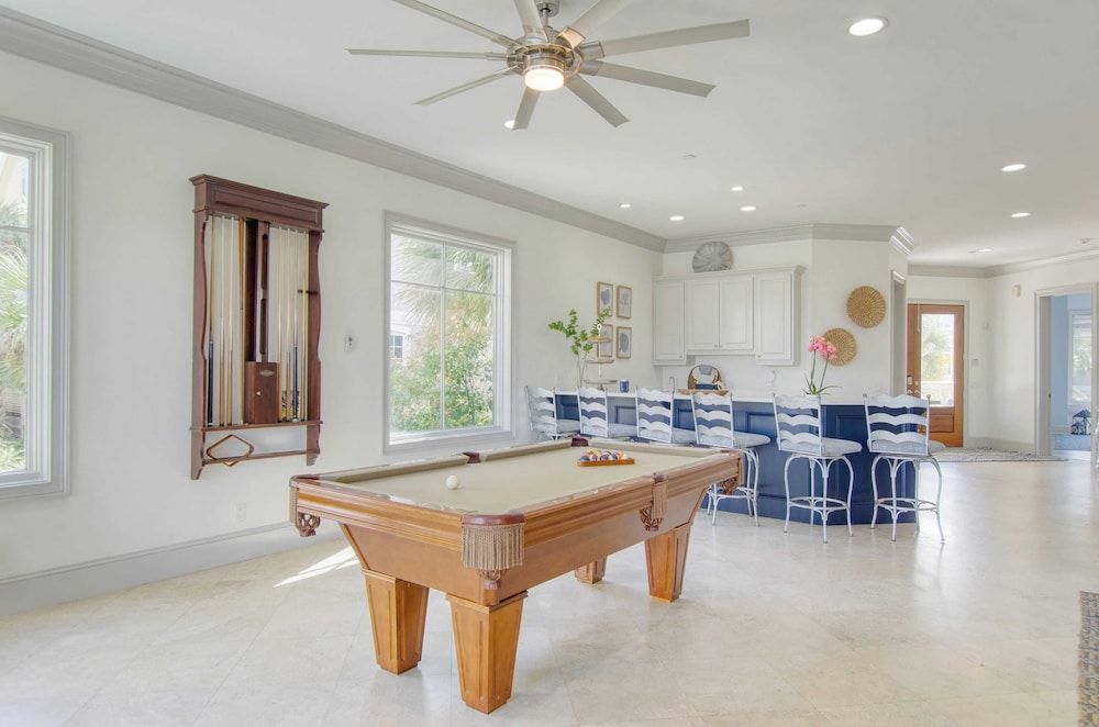 Sleeps 38 2 Homes, Steps to the Beach, Private Pool + Hottub, Game Room, Views
