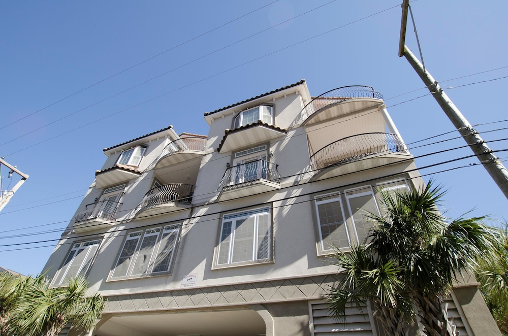 Tuscan Ocean Vista C Holiday Home 8 bedroom By Affordable Large Properties