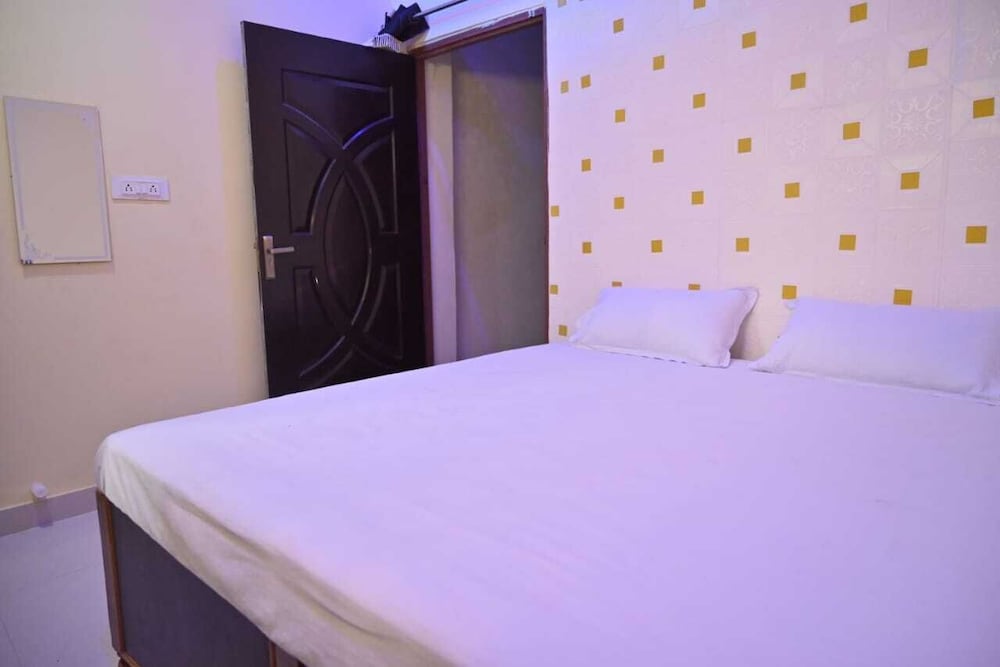 New Kashi Paying Guest House By GRB