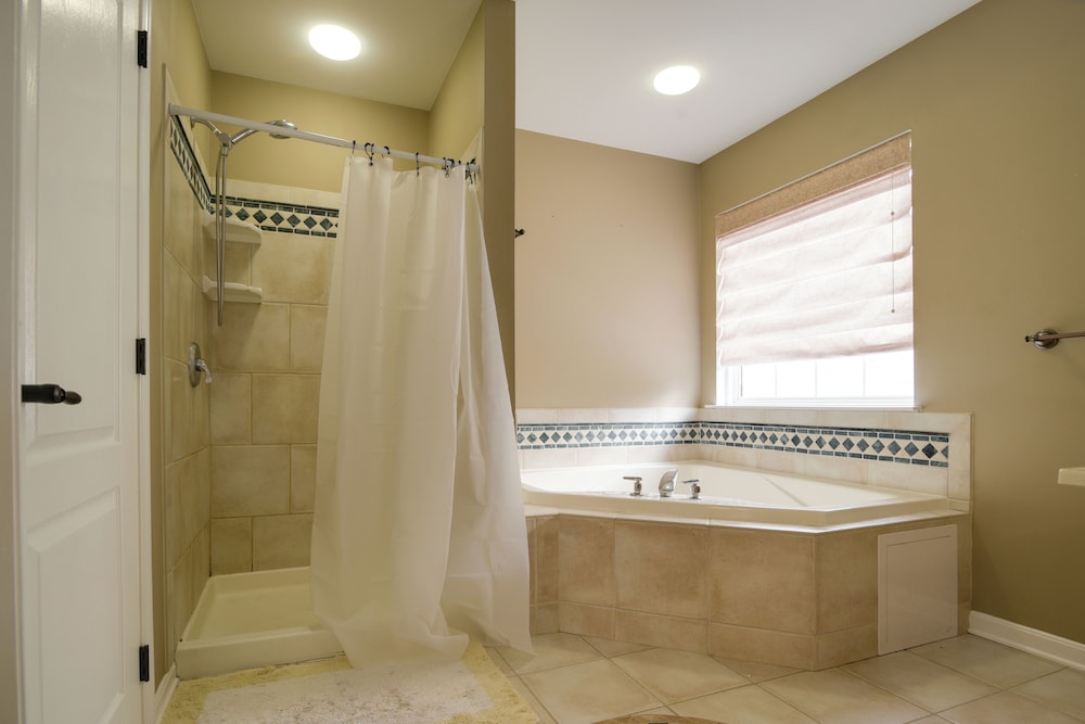 54 Mi to Dtwn DC: Spacious Family Home!