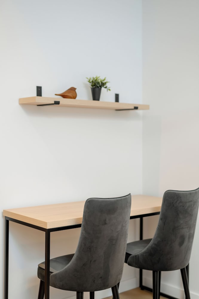 Modern Studio for 2 by Renters