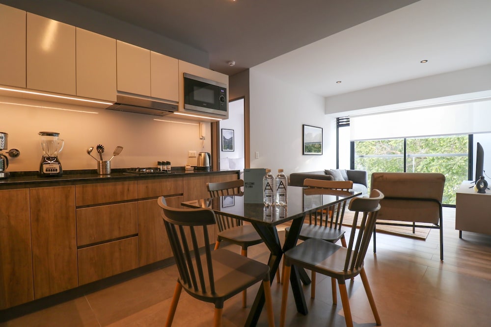 w Marvelous 1BR w Balcony in San Isidro