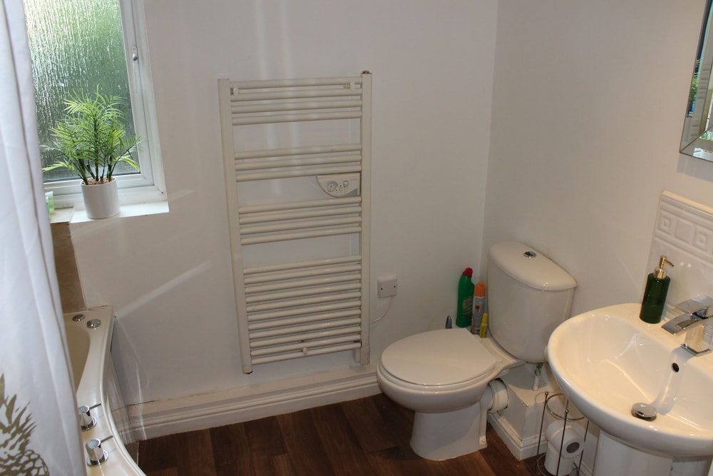 Empire 2 Bedroom Serviced Apartment