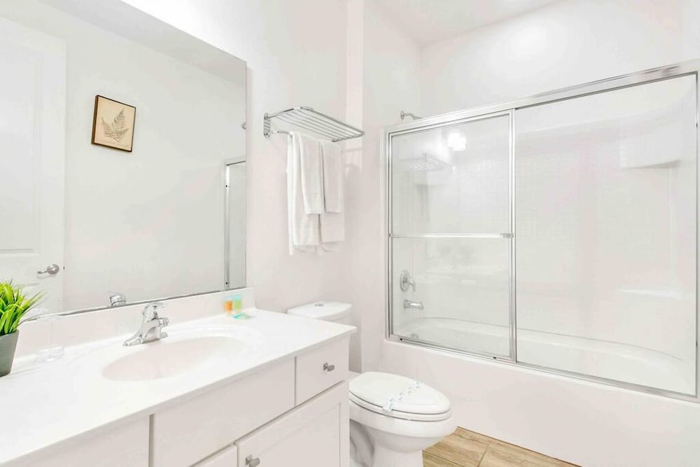 Super Size - 11br Spacious Home w Pool HOT TUB