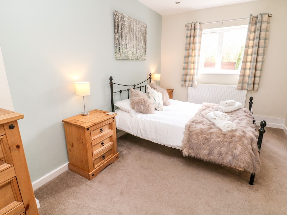 Hope Valley Vacations - Poacher's Arms - Property Image 12