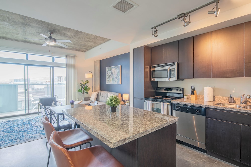 ROVE LIVING/KL - Roosevelt Point
