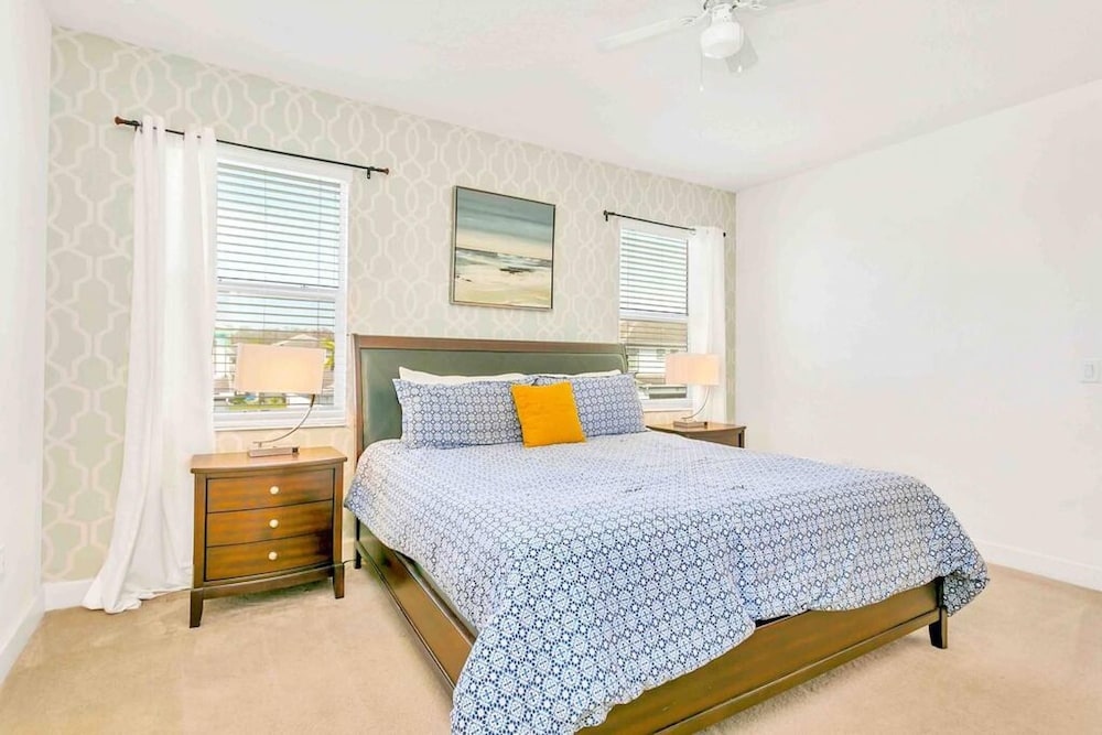 Super Size - 11br Spacious Home w Pool HOT TUB