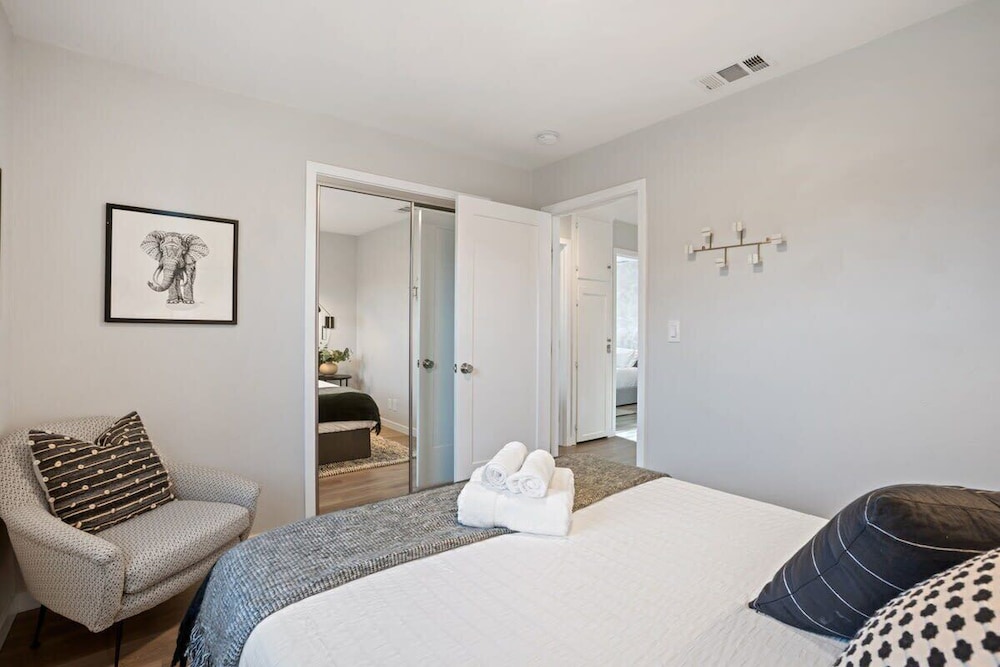 @ Marbella Lane - 3BR Designer Home in Pacifica