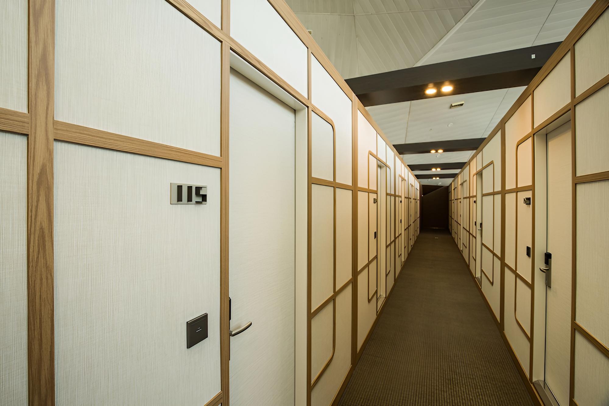 Capsule Hotel 'Darakhyu' T1