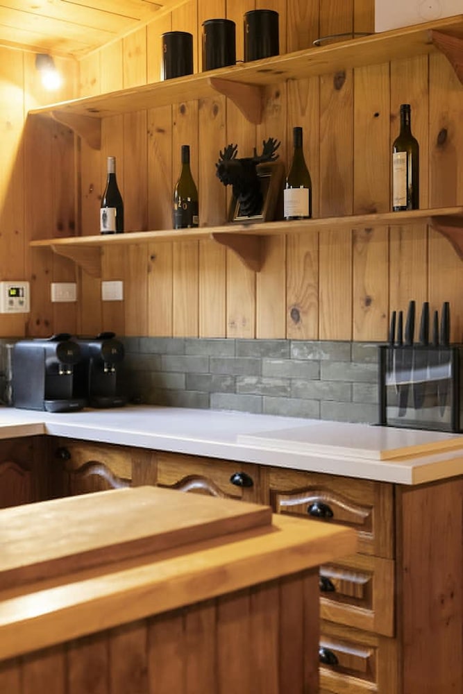 Onyx Retreat Healesville Luxury Lodge x Hot Tub