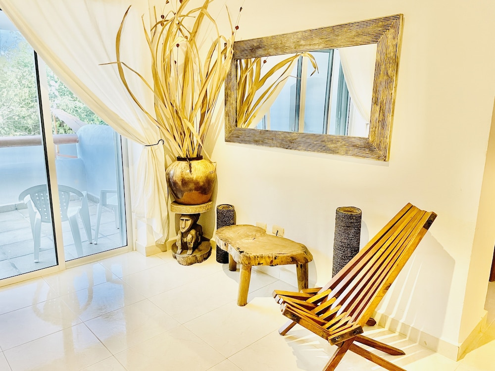 Gorgeous 8 People Economy Villa With Pool Playacar Phase 2