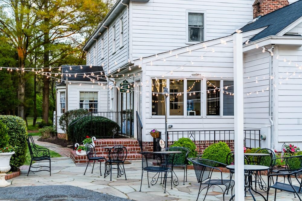 The Virginia Cliffe Inn