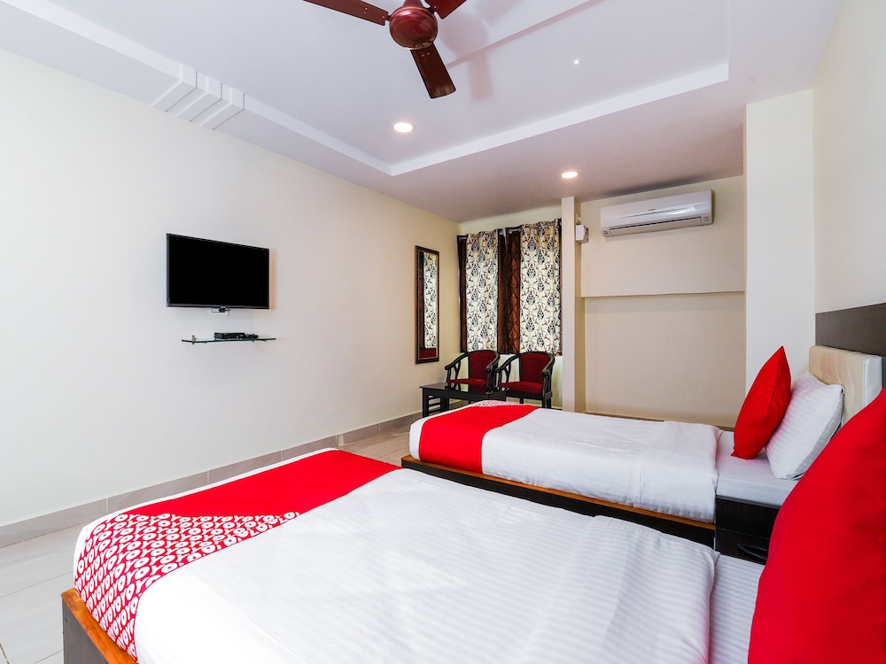OYO 26723 Rb Residency
