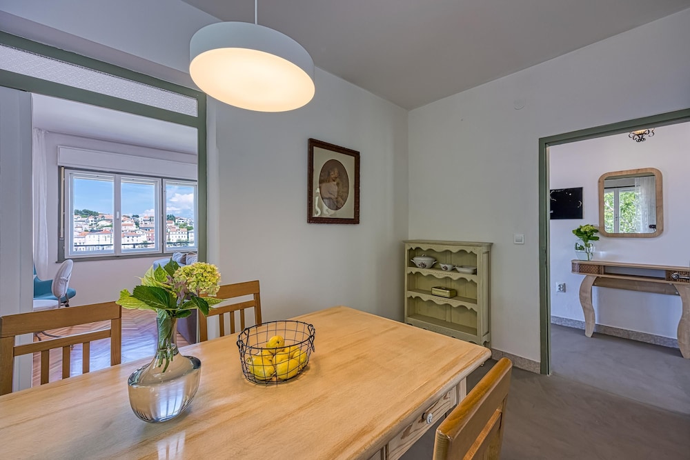 Enolabee Harbour View Apartment