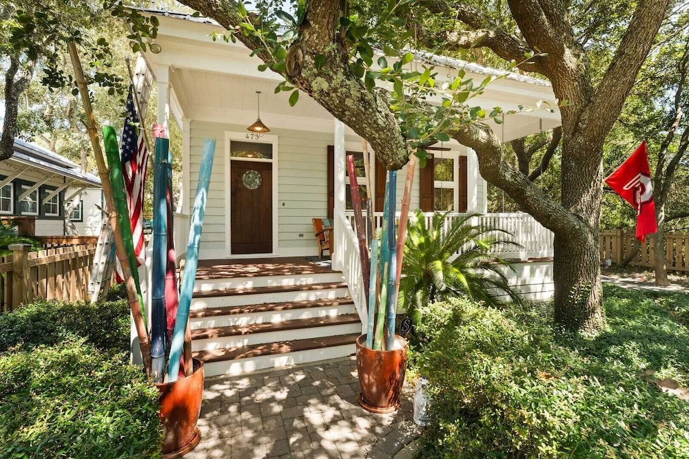 30A Grayt'n Greatful by Avantstay Charming Home+cottage, Walk to Western Lake