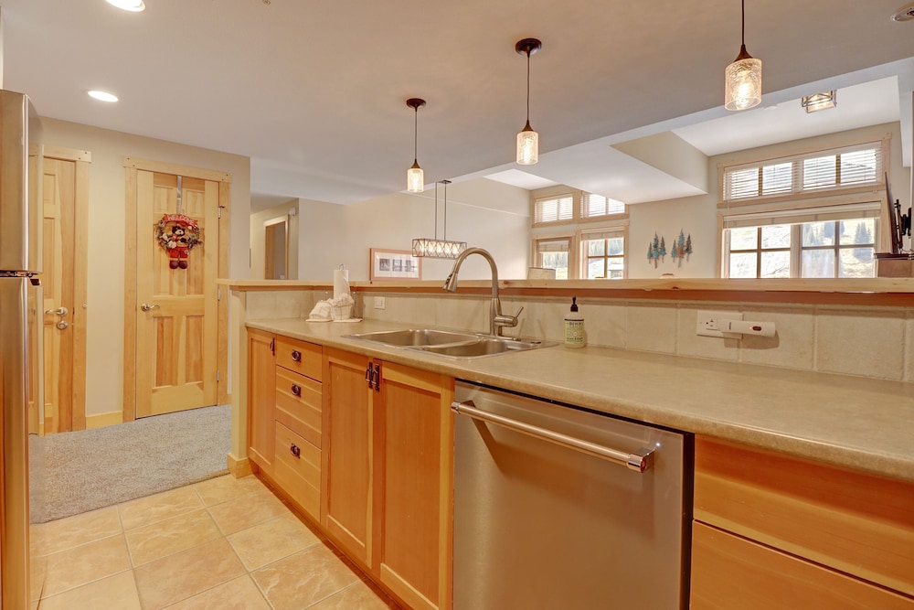 Pp605 Passage Point 3 Bedroom Condo