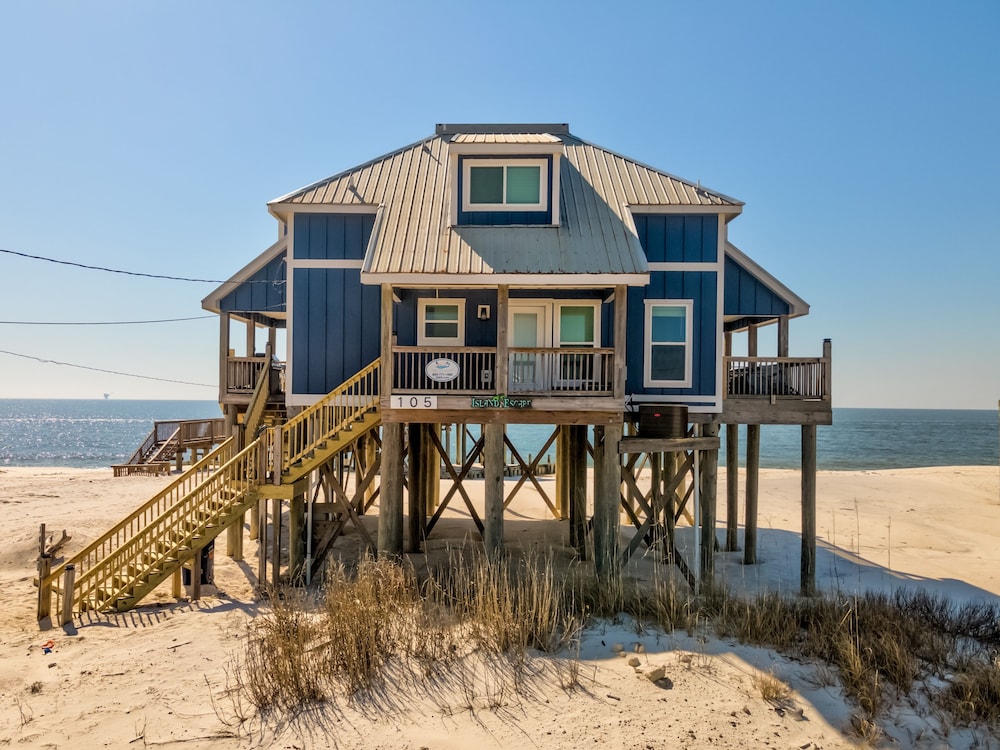 Island Escape - Gulf Access And Pet Friendly - Plus Amazing Views From The Crows Nest! 5 Bedroom Home by RedAwning