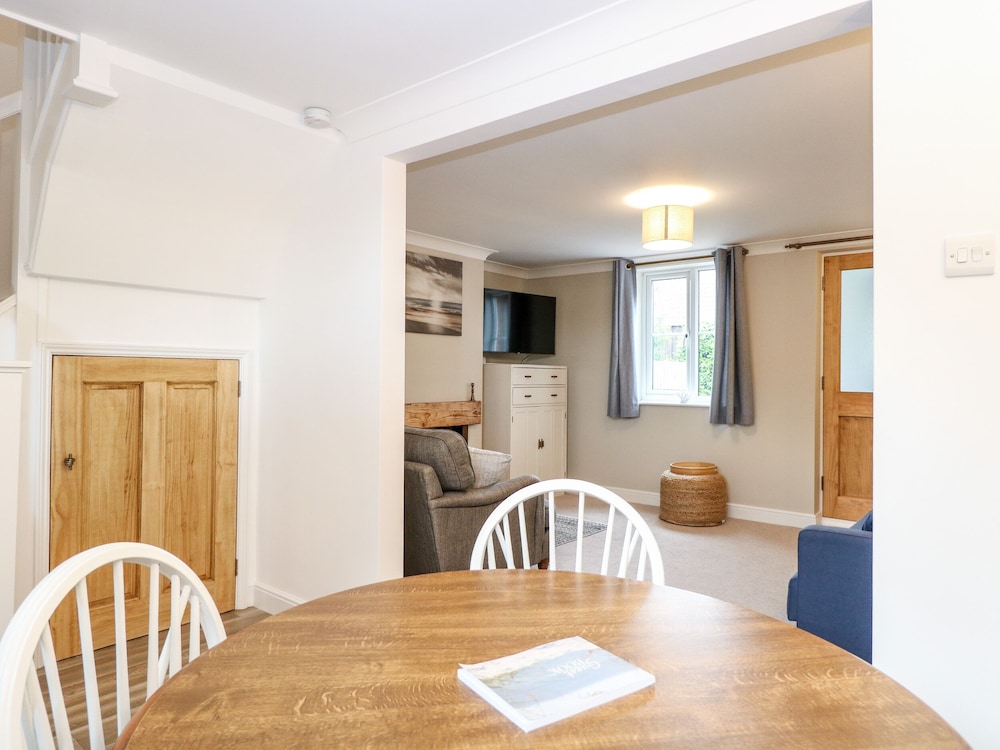 3 The Cottages