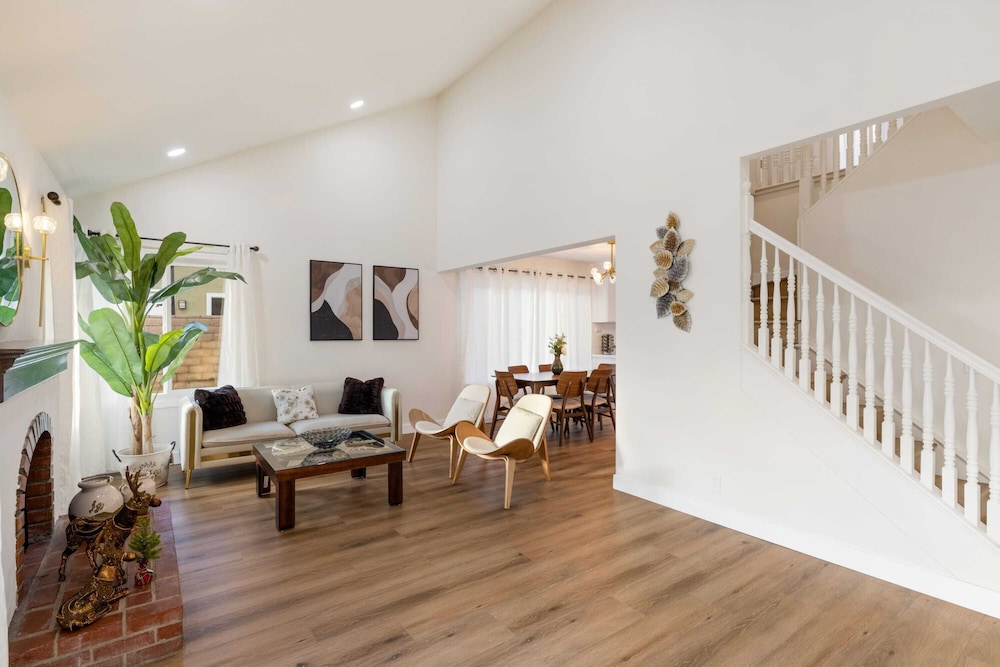@ Marbella Lane - Cozy Gem Near Nature Trails