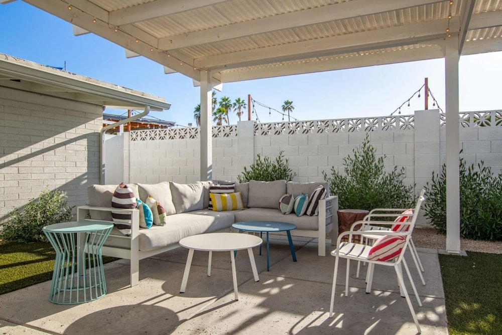 Northview Mid-century Escape Pool Firepit Bocce