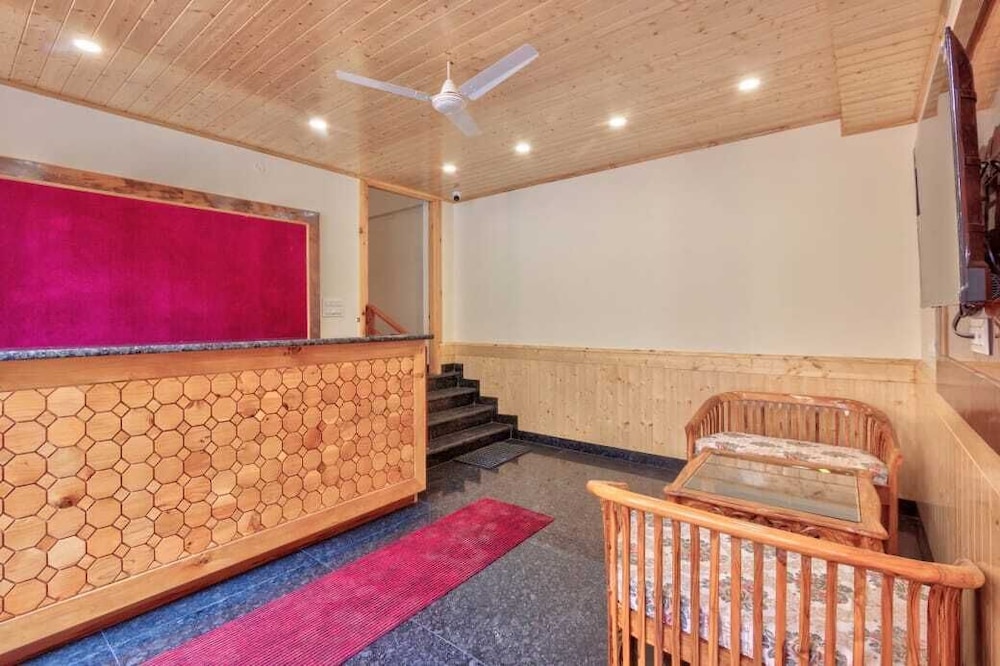 OnlyStay Surya Mall Road Manali