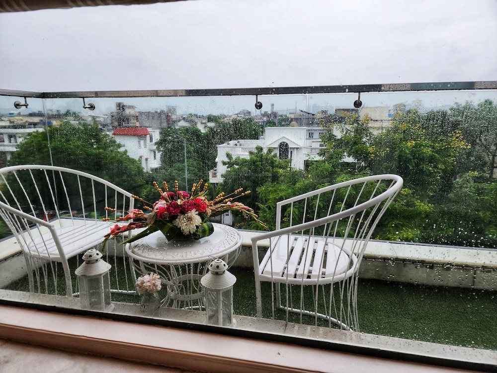 The G8 Noida