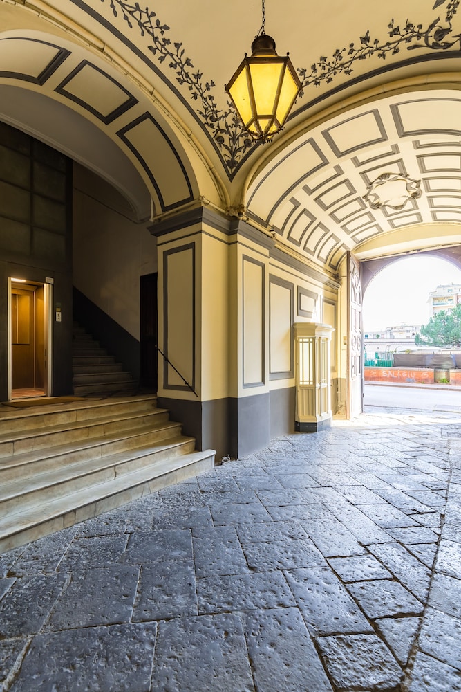 V. Emanuele apts by Wonderful Italy