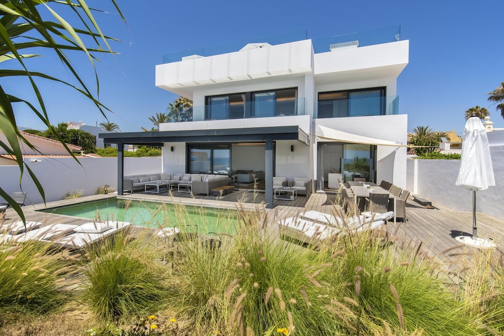 Villa Frontline Beach Costabella - Marbella
