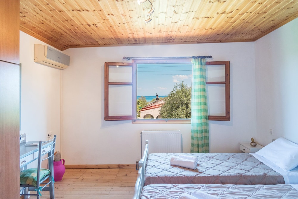 La Casa Al Mare  by CorfuEscapes view 4
