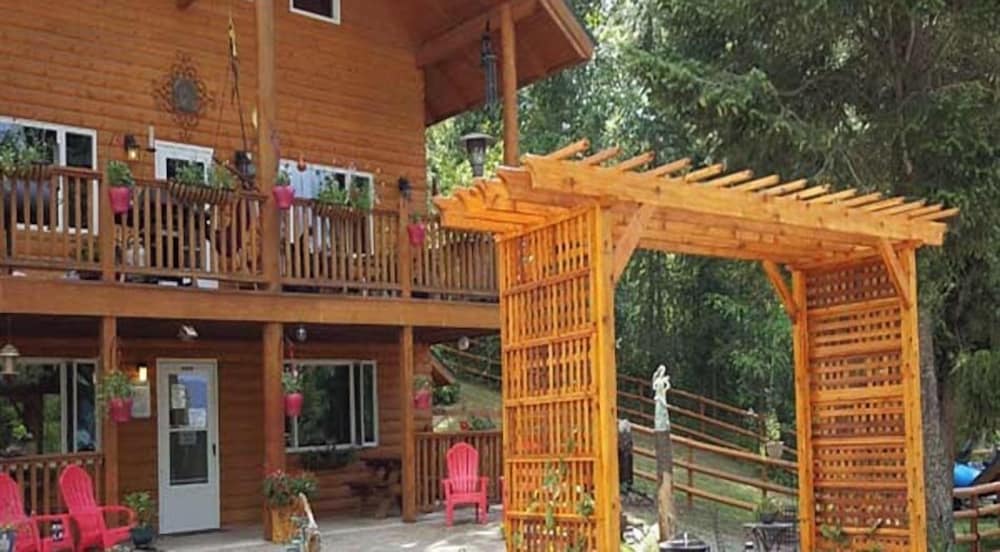 Timber Wolf Resort & Jeep Rentals