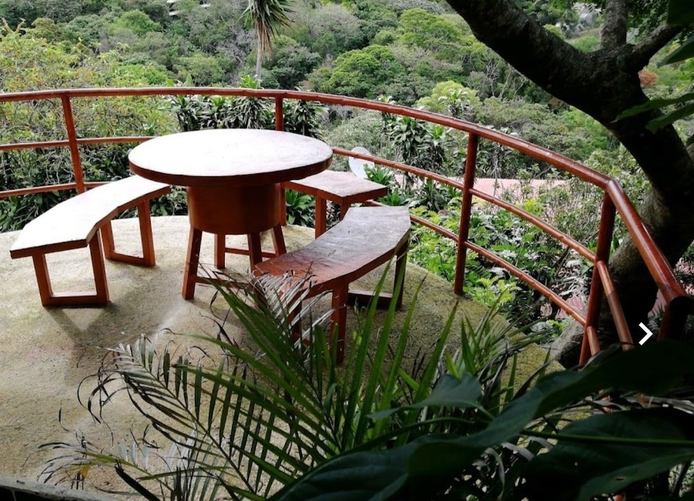 Moras Place B&B - Hostel