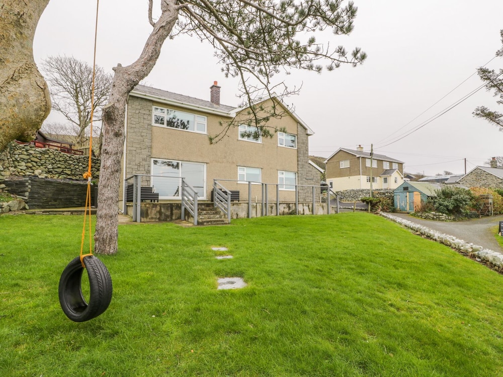 Hendre Wylan view 2