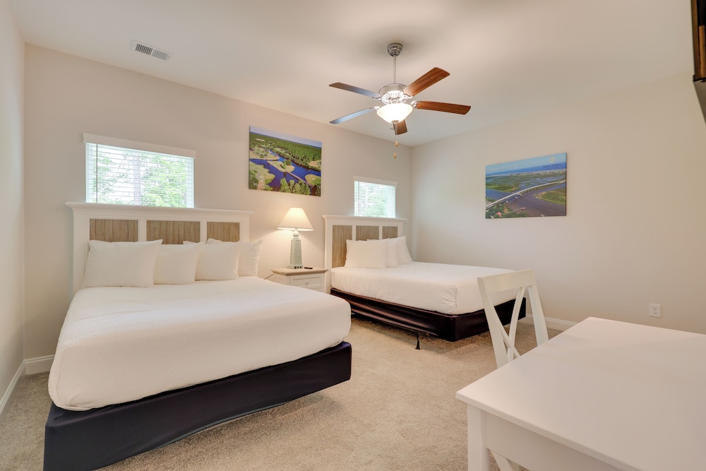 3 Mi to Sand & Surf: Ocean Isle Beach Retreat!