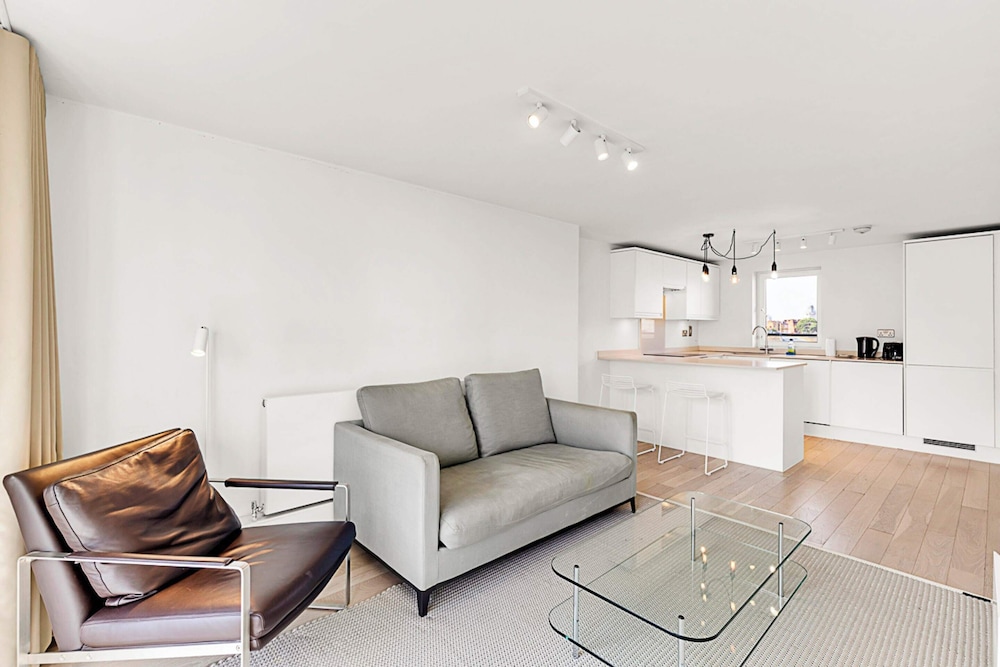 Chic Belgravia Apartment