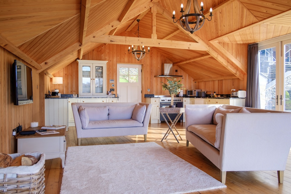 Lilymere Boat House