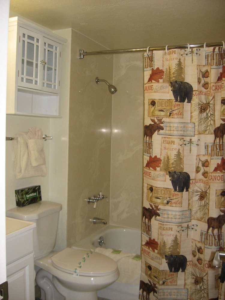 Lake Tahoe Vacations - Beachcomber Inn - Property Image 74