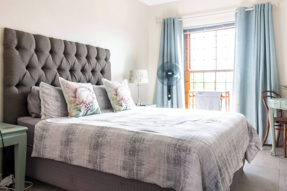 Serene Langebaan Getaway With Garden Views