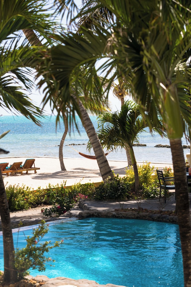 Pelican Reef Villas Resort
