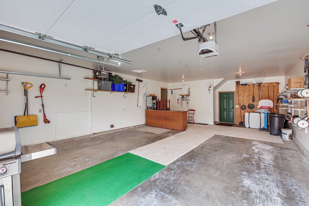 Furnished Deck, Black Hills View: 'lazy U' Retreat