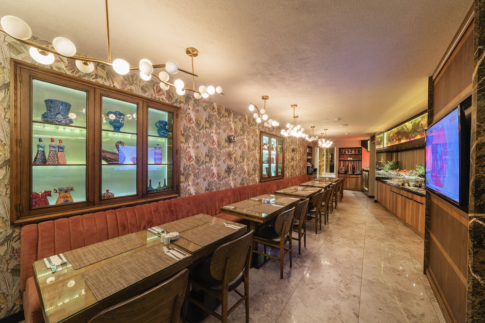 Ayramin Deluxe Hotel - Image 20