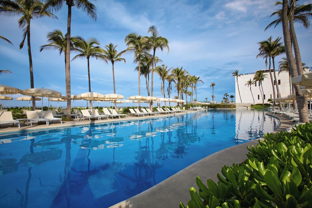 Grand Ocean Breeze Acapulco