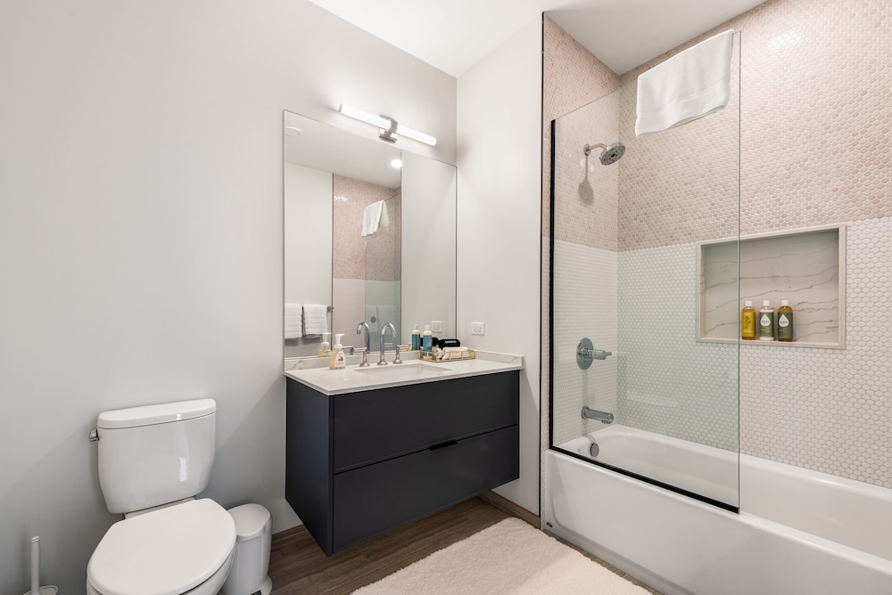 Luxury Penthouse 3BR Prime Location