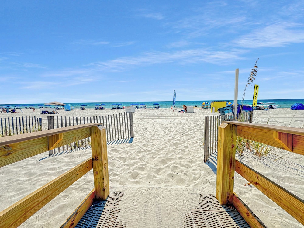 Oceanfront Luxe Pool + Beachfront Free Golf